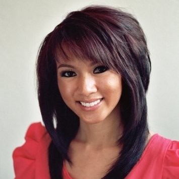 Elizabeth Nguyen headshot